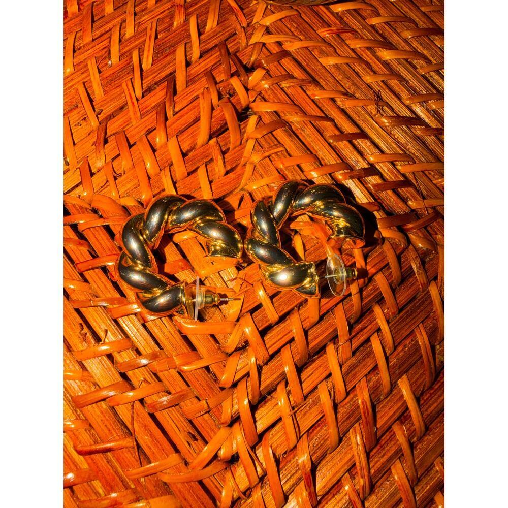 Lilly Pulitzer 1.25” Gold Tone Chunky Twisted Hoop Earrings GUC